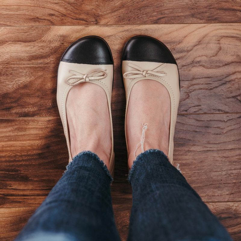 groundies ruby beige black top down styled on foot