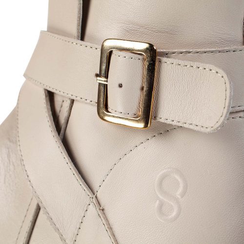 shapen divine vanilla buckle detail