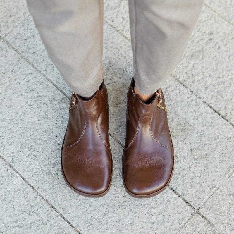 shapen ivy brown top down styled on foot