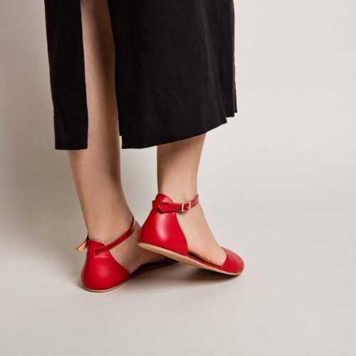 shapen poppy red back diagonal styled on foot