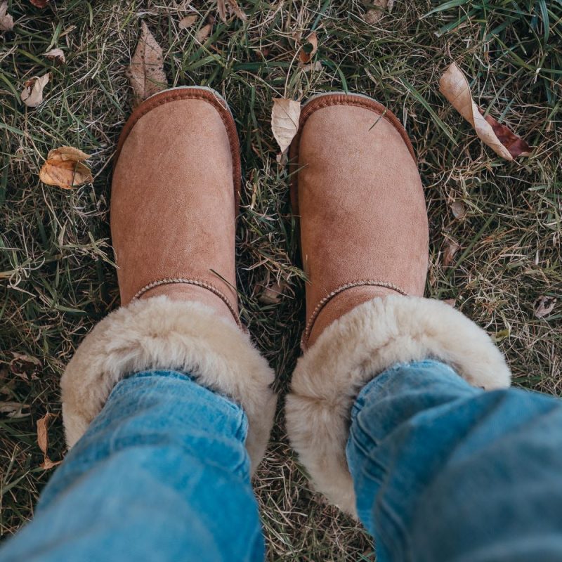 zeazoo dingo chestnut top down styled on foot