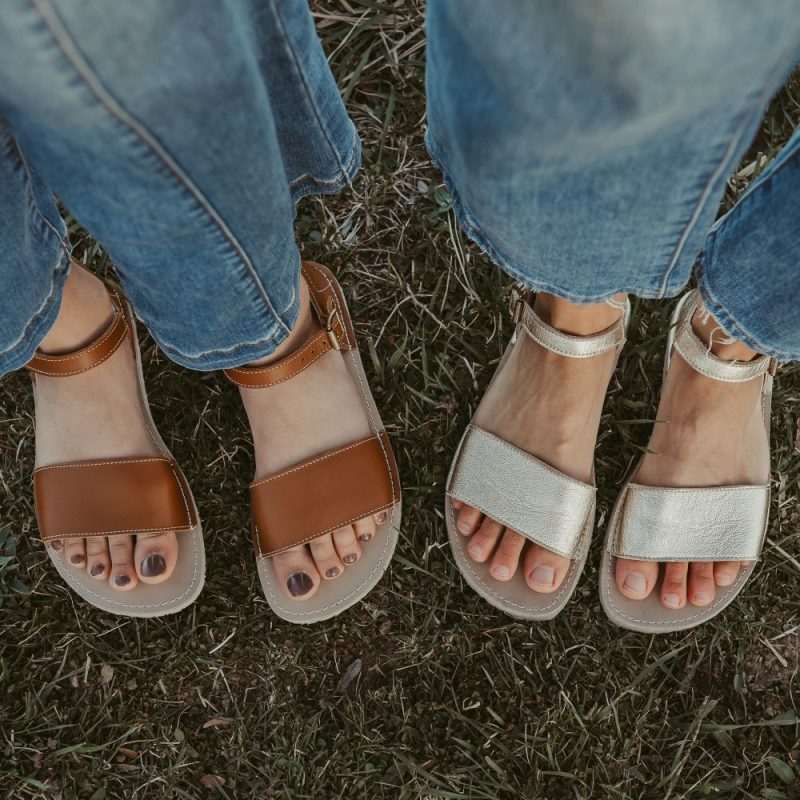 zeazoo siren gold brown top down styled on foot